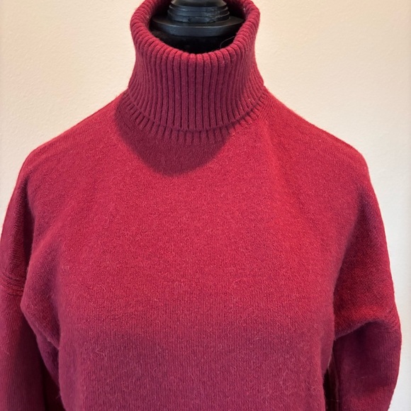 J Crew Supersoft Wool Blend Turtleneck Sweater in Rich Burgundy, Small - Picture 3 of 13